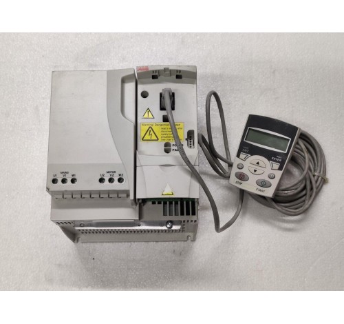 ABB ACS310-03E-13A8-4 Inverter Drive 3AUA0000039633 Wh/ ACS-CP-C