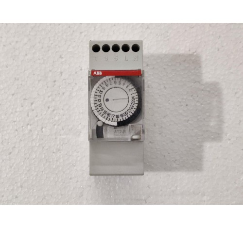 ABB AT2-R Analogue Time Switch 2CSM204115R0601