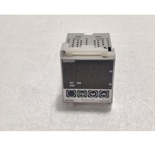 Omron E5CWL-R1P Temperature Controller