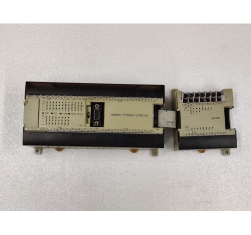 Omron Sysmac CPM2AH-60CDR-A Programmable Controller W/ CPM1A-20EDR1I In/out Unit